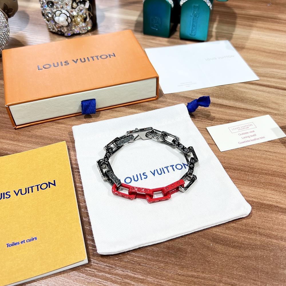 Louis Vuitton Monogram Chain Bracelet    MP3199 - FashionPlug