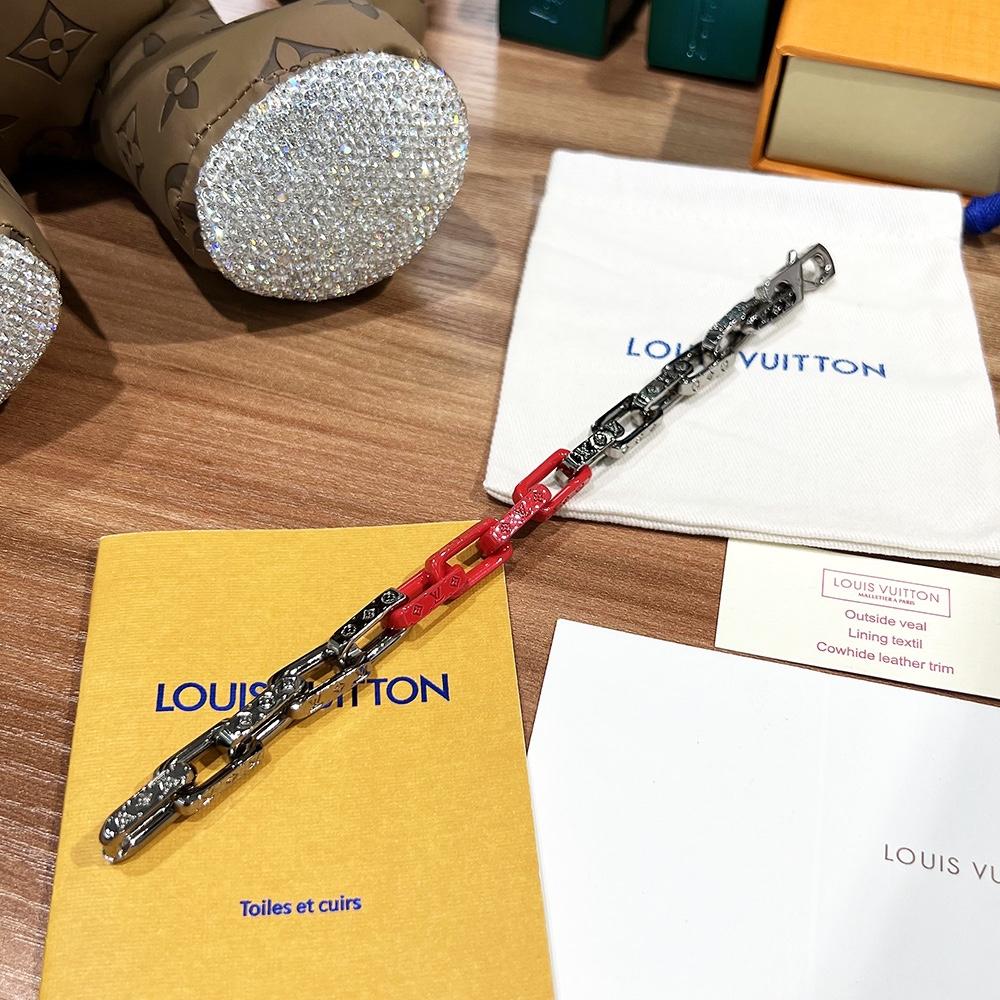 Louis Vuitton Monogram Chain Bracelet    MP3199 - FashionPlug