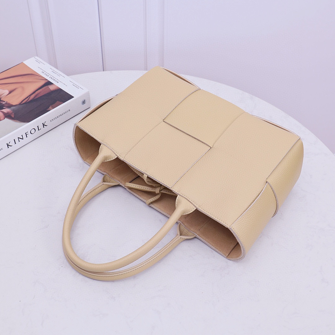 Bottega Veneta Small Arco Tote Bag  - FashionPlug