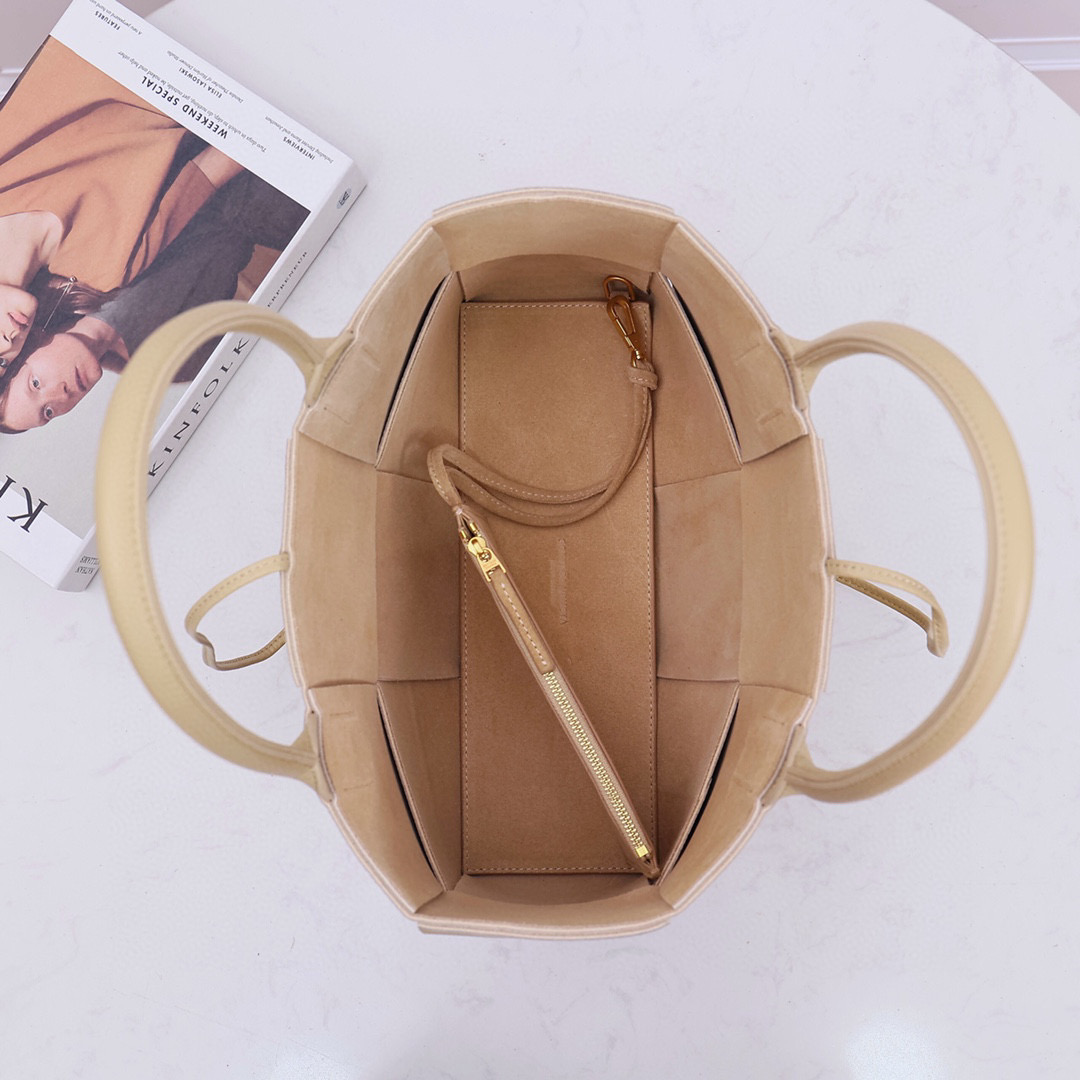 Bottega Veneta Small Arco Tote Bag  - FashionPlug