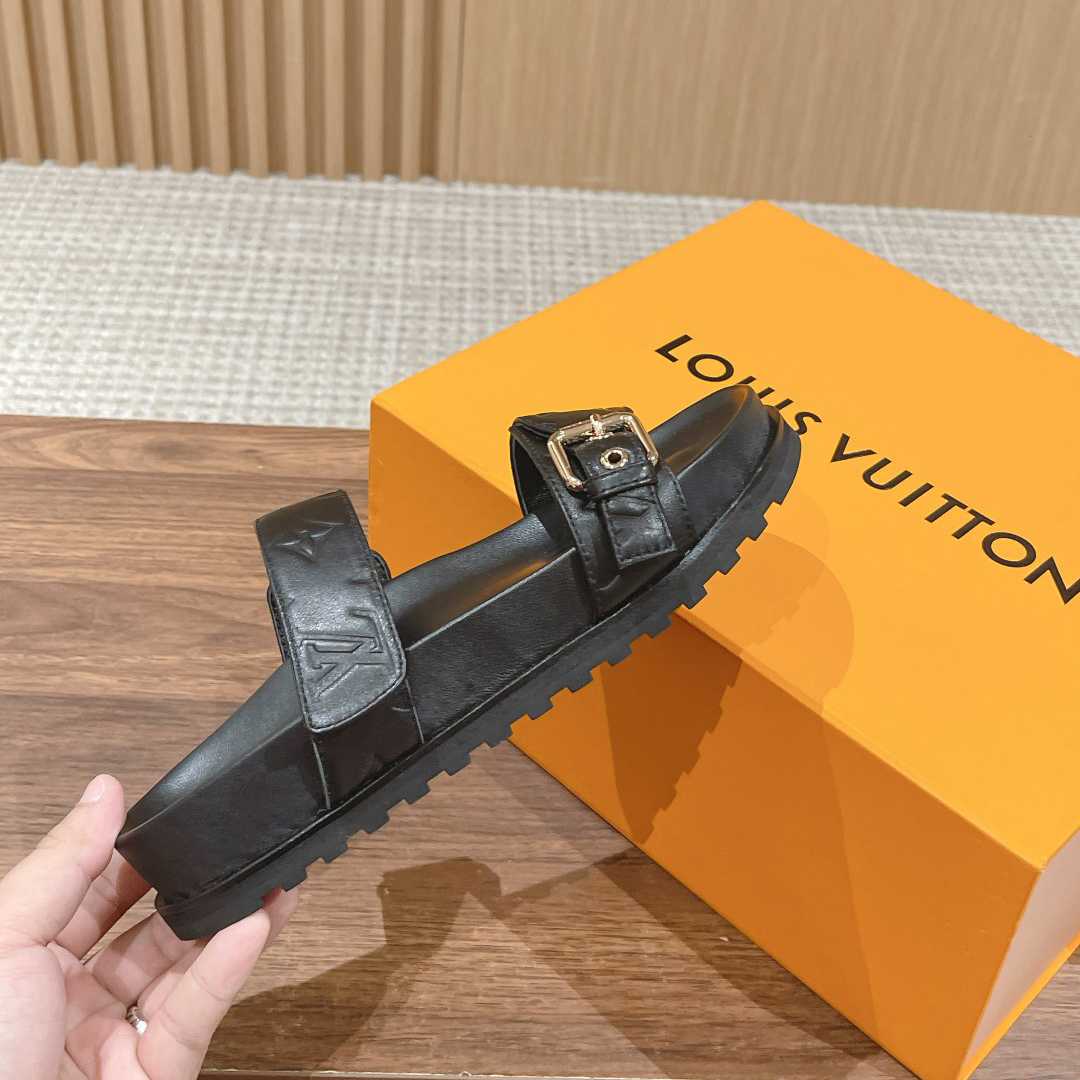 Louis Vuitton Bom Dia Flat Comfort Mule   1ABVN5 - FashionPlug