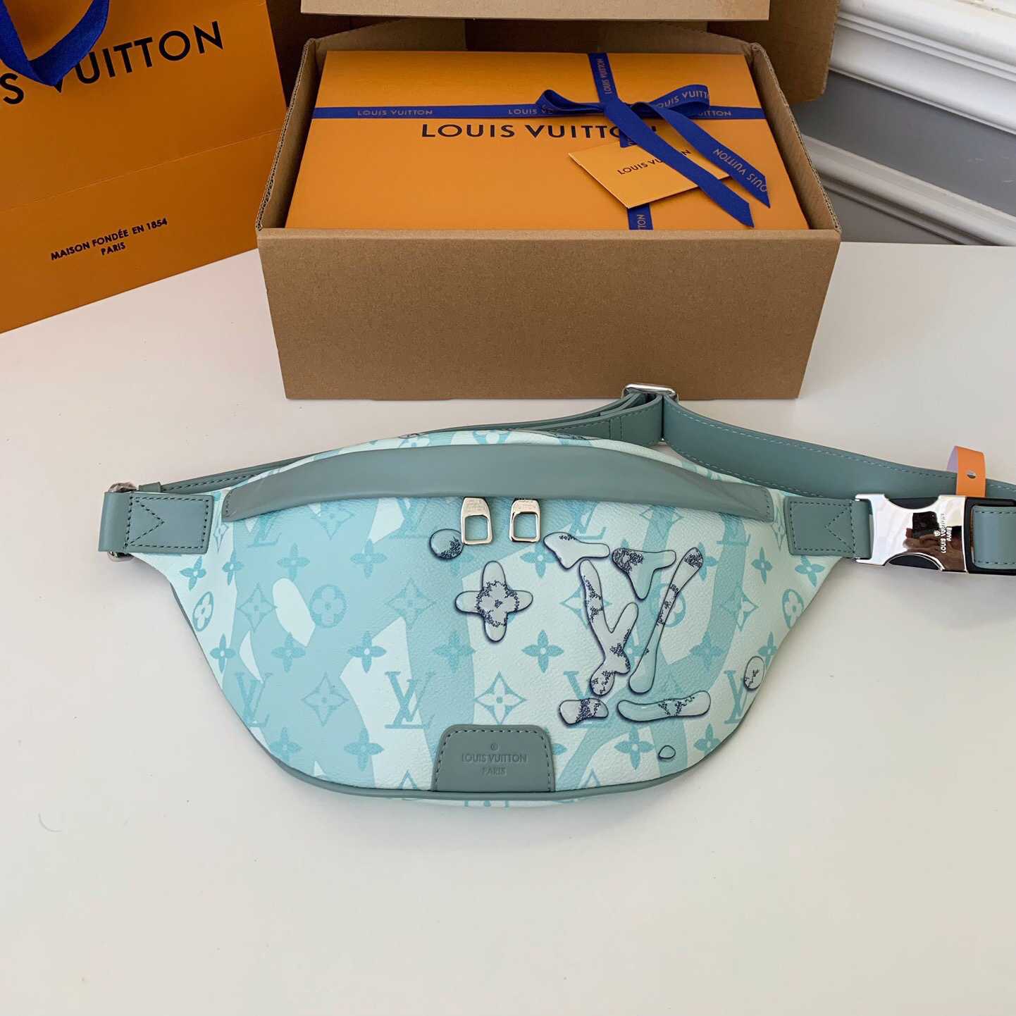 Louis Vuitton Discovery Bumbag  (44*15*9cm)   M22765 - FashionPlug