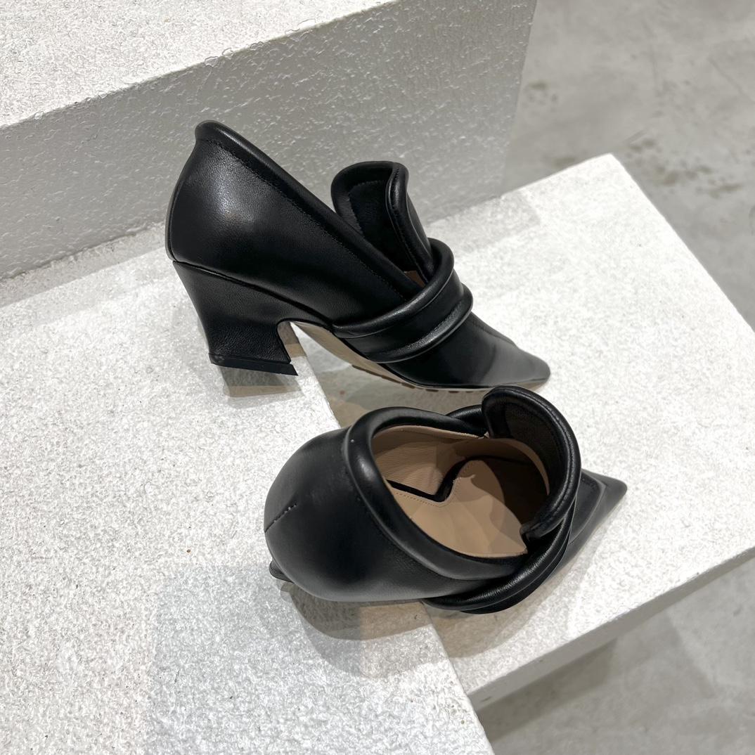 Bottega Veneta Spada Pump - FashionPlug