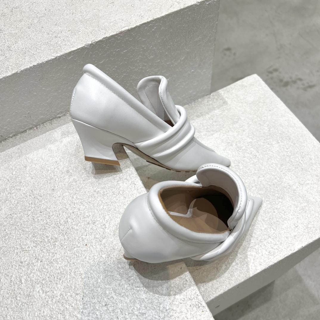 Bottega Veneta Spada Pump - FashionPlug