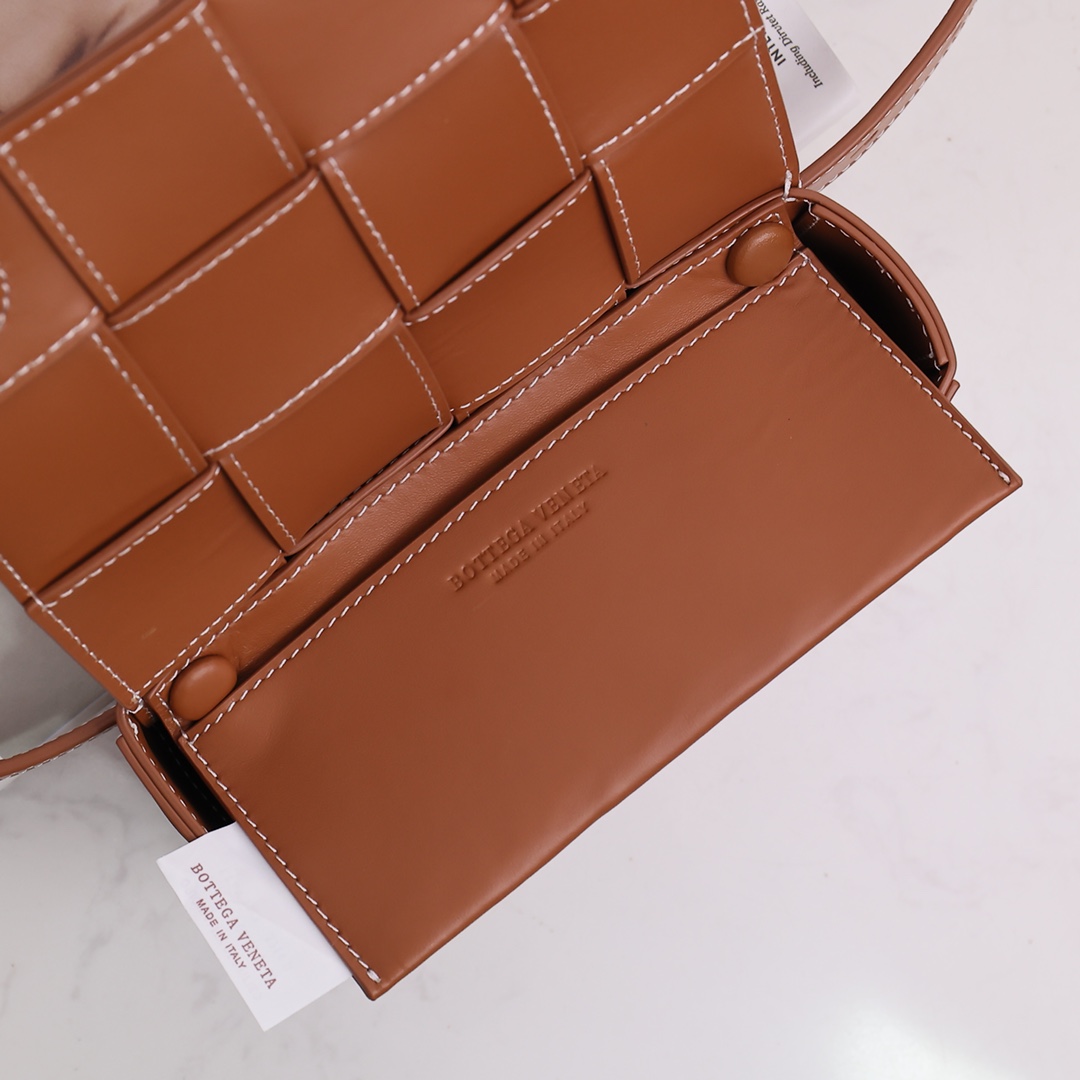 Bottega Veneta Cassette Belt Bag - FashionPlug