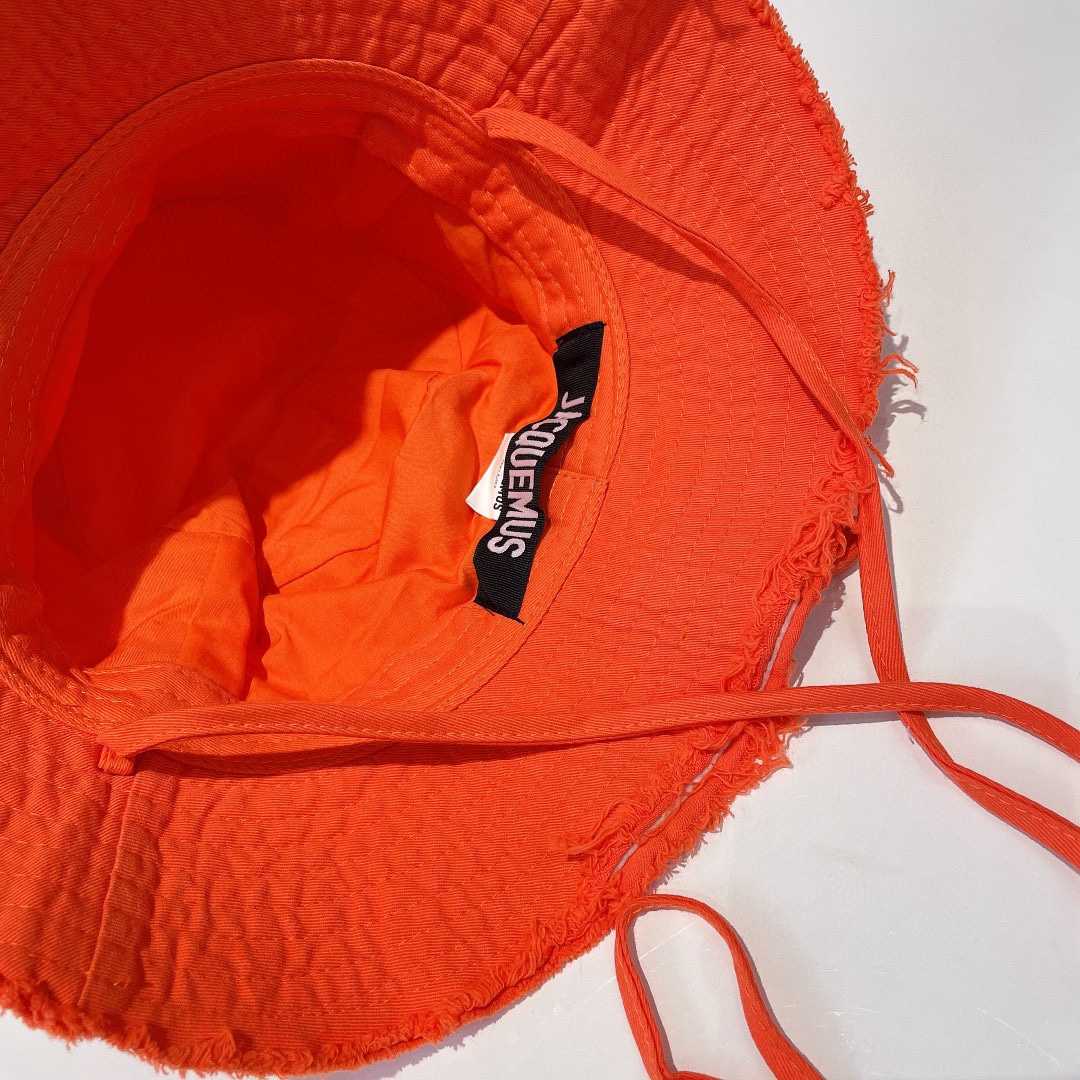 Jacquemus Le Bob Bucket Hat - FashionPlug