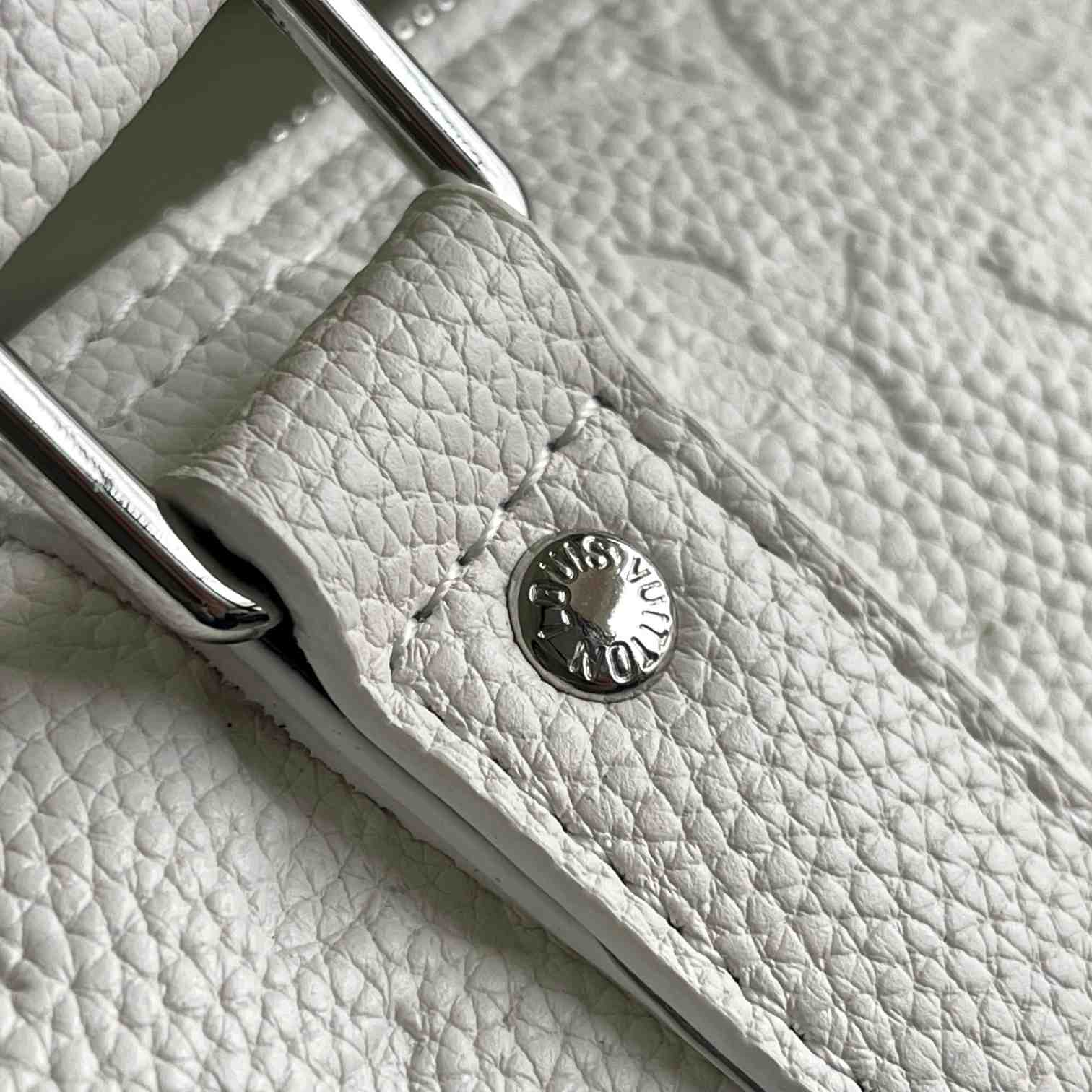 Louis Vuitton LV x YK Bandoulière Keepall 50    M21678 - FashionPlug