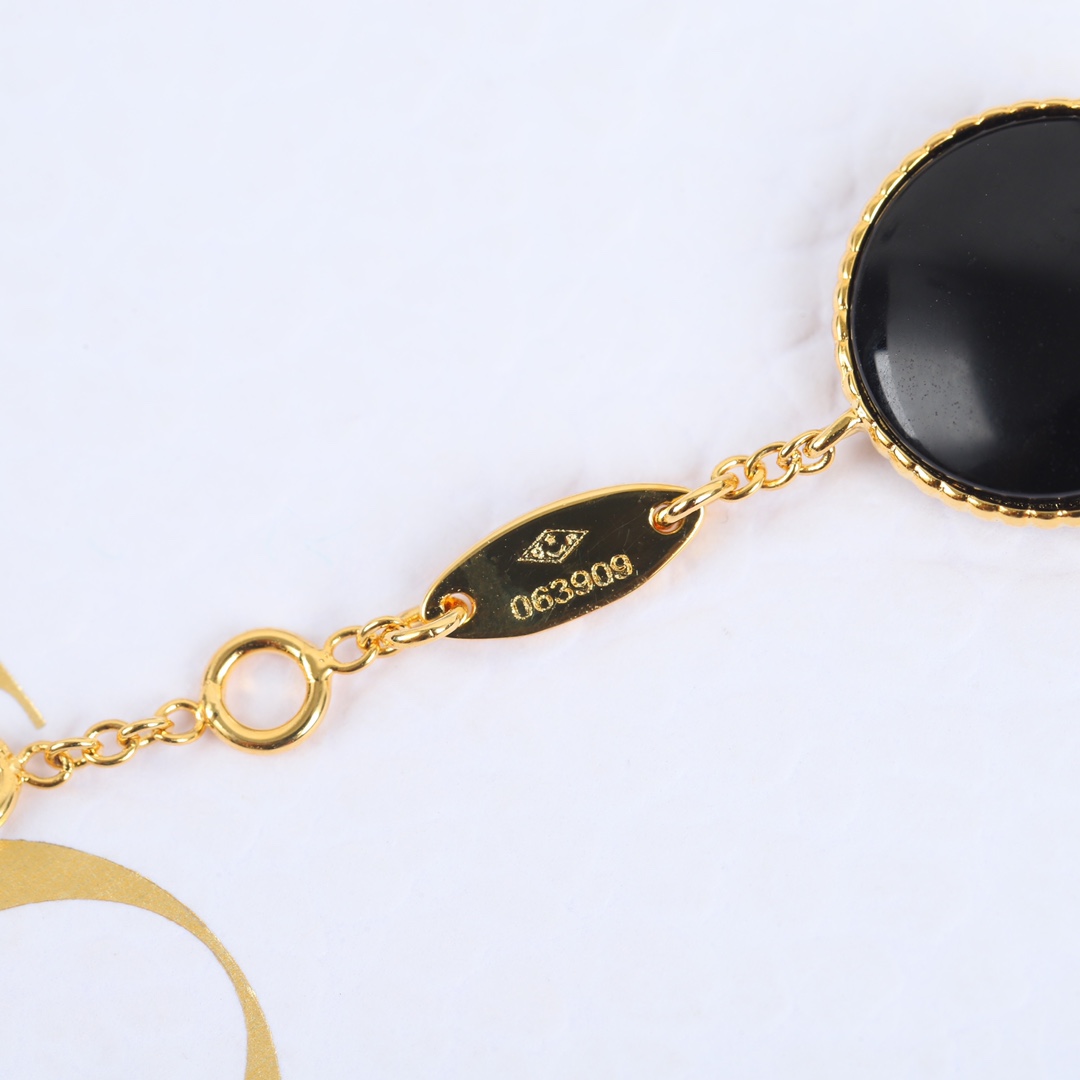 Dior Rose Des Vents And Rose Céleste Bracelet - FashionPlug