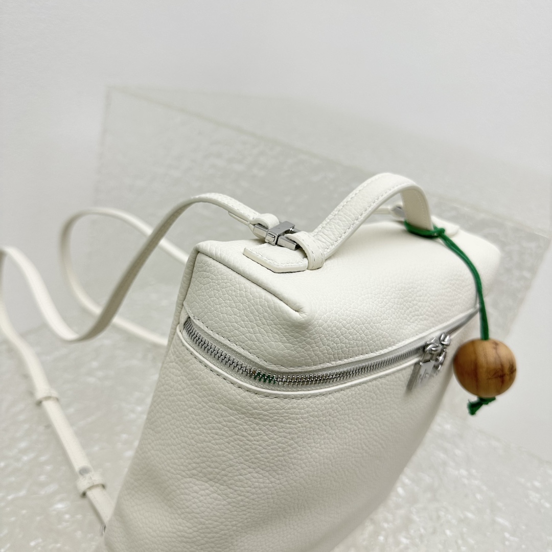 Loro Piana Extra Pocket Backpack L23.5   (23×8×22cm) - FashionPlug