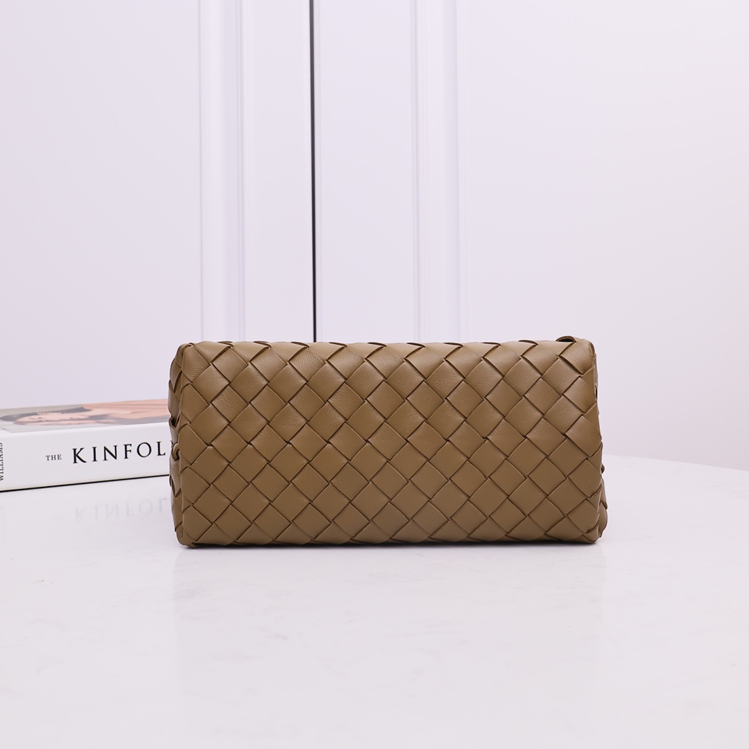 Bottega Veneta Small Andiamo - FashionPlug
