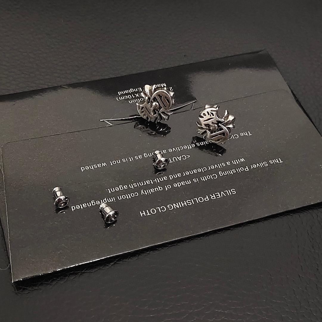 Chrome Heart Earrings - FashionPlug
