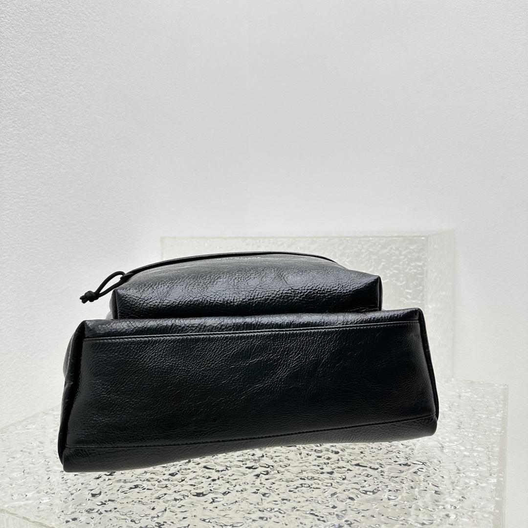 Balenciaga Explorer Backpack In Black (34.8x47x19.8cm) - FashionPlug
