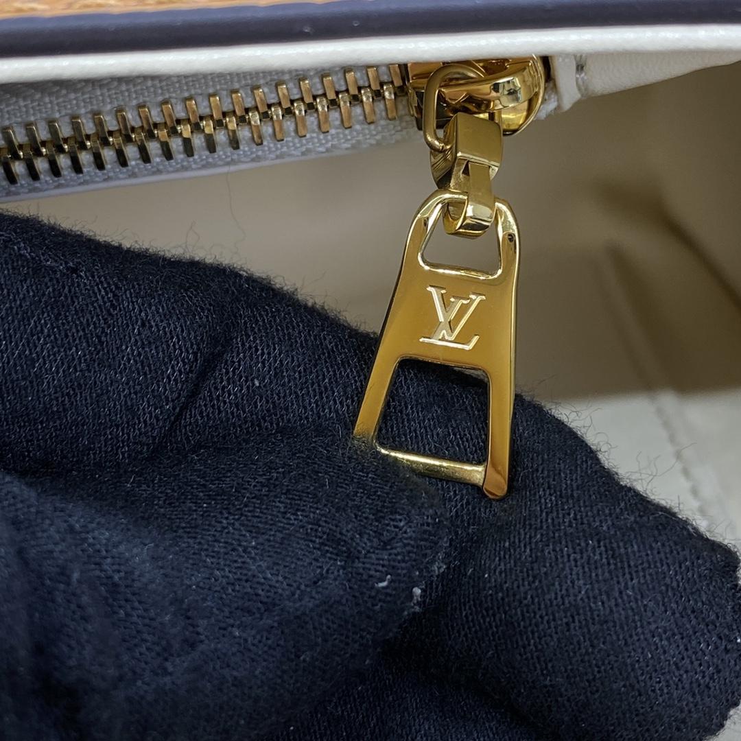 Louis Vuitton Twist MM Gold Honey Epi (23*17*9.5cm)      M22229 - FashionPlug