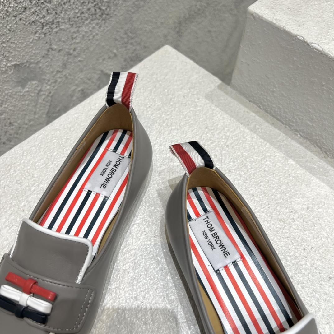 Thom Browne Bow-detail Flat Loafers - FashionPlug