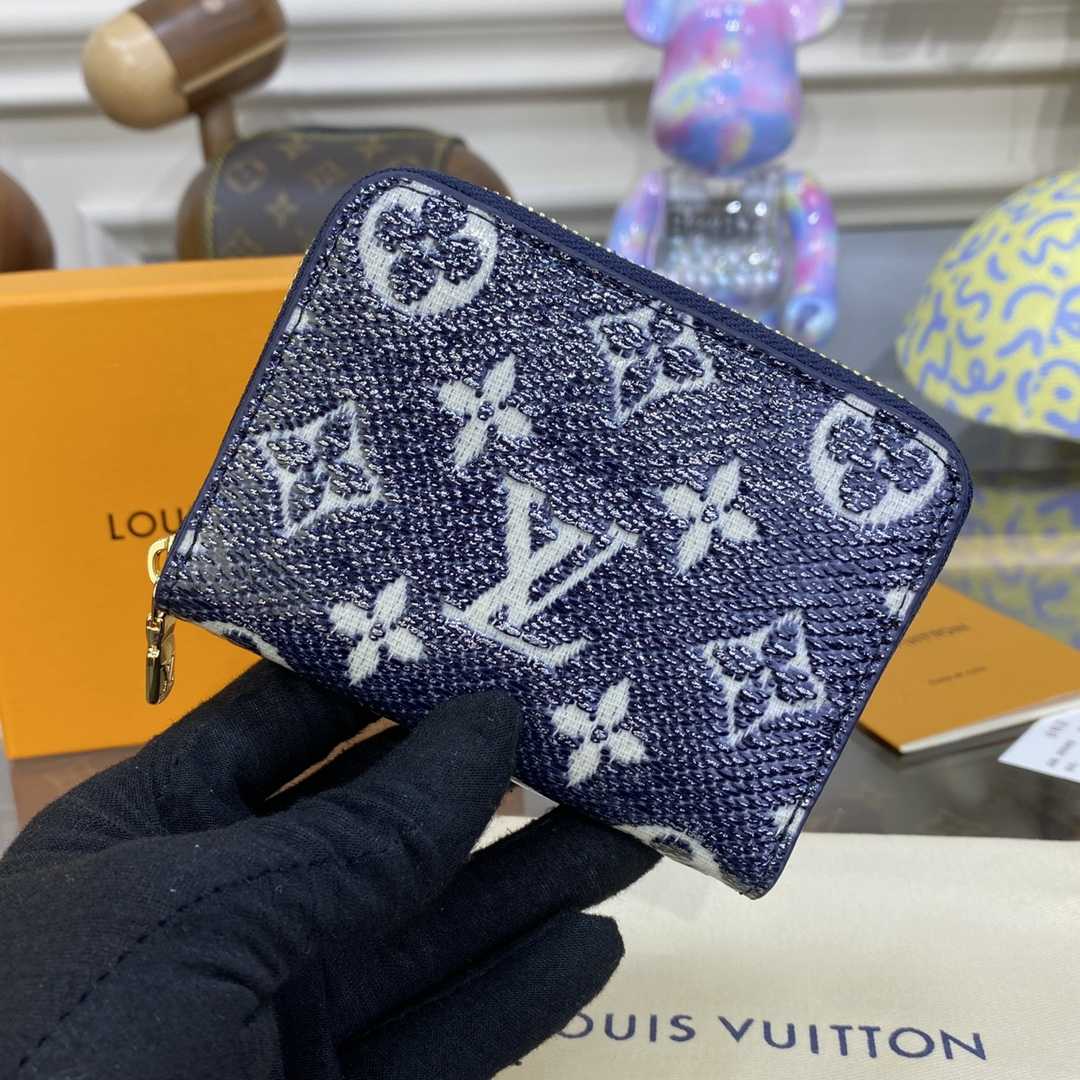 Louis Vuitton Zippy Coin Purse Padlock Python (11x8.5x2cm)   M82483  - FashionPlug