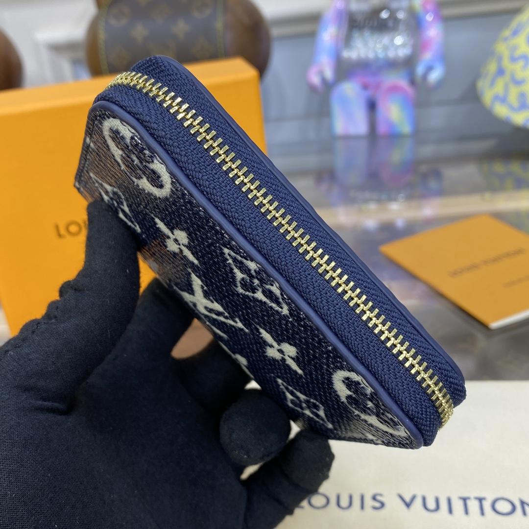 Louis Vuitton Zippy Coin Purse Padlock Python (11x8.5x2cm)   M82483  - FashionPlug