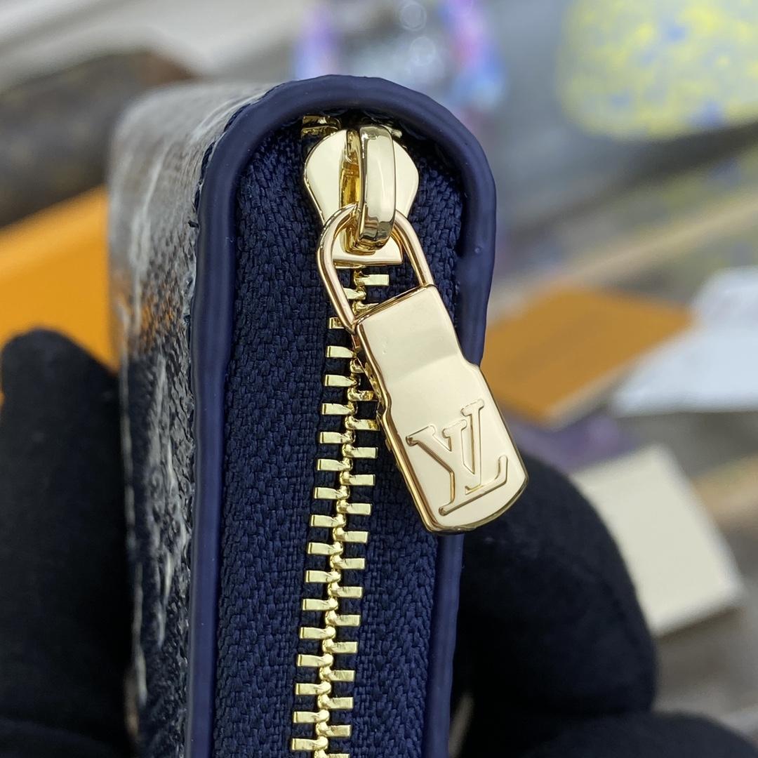 Louis Vuitton Zippy Coin Purse Padlock Python (11x8.5x2cm)   M82483  - FashionPlug