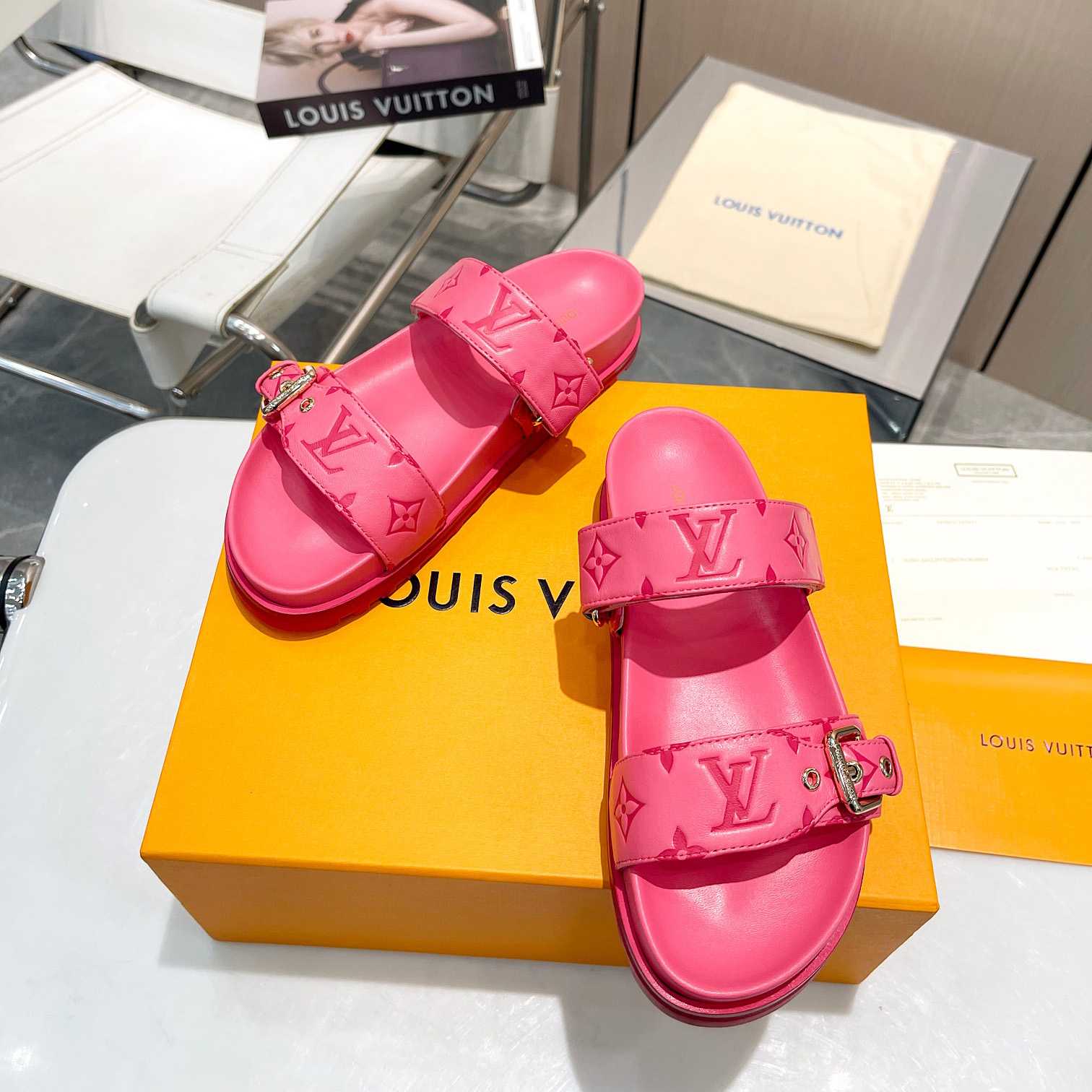 Louis Vuitton Bom Dia Flat Comfort Mule   1AB38P - FashionPlug