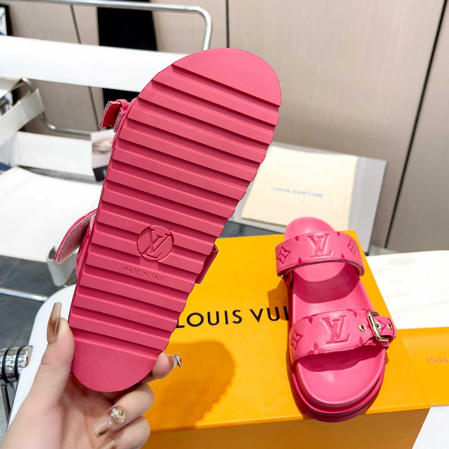 Louis Vuitton Bom Dia Flat Comfort Mule   1AB38P - FashionPlug