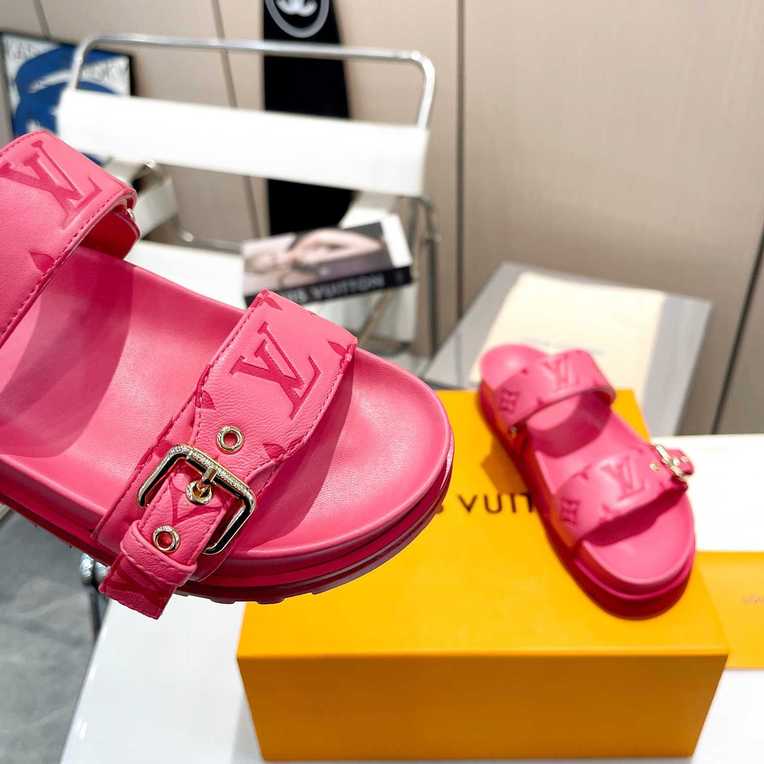 Louis Vuitton Bom Dia Flat Comfort Mule   1AB38P - FashionPlug