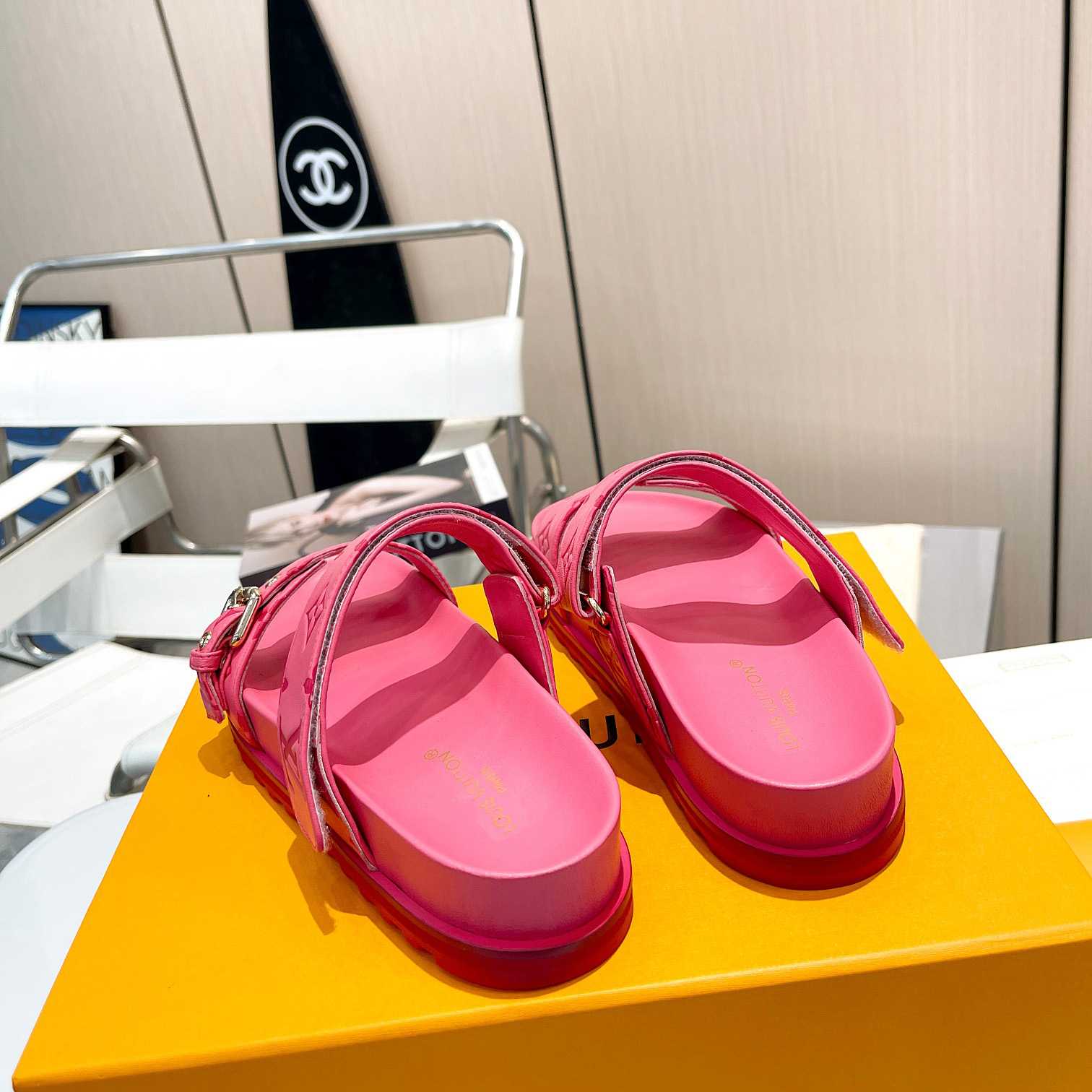 Louis Vuitton Bom Dia Flat Comfort Mule   1AB38P - FashionPlug