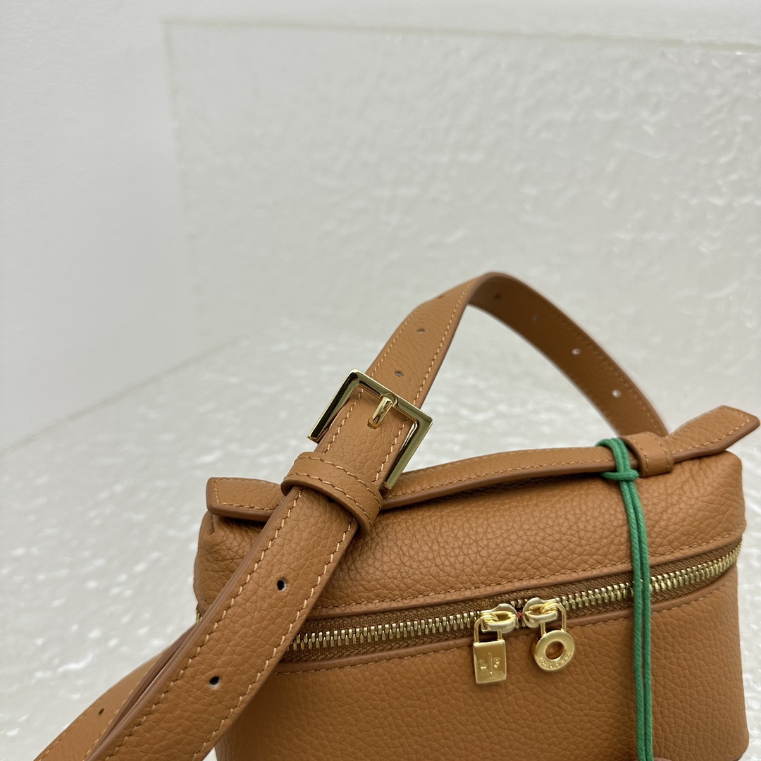 Loro Piana Extra pocket L16 Belt Bag  (16×6×10cm) - FashionPlug
