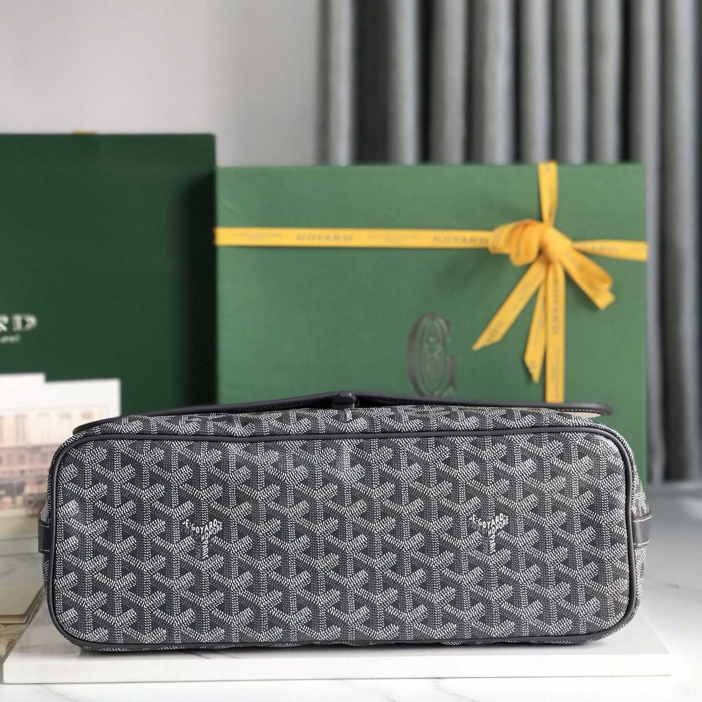 Goyard Capetien Messenger Bag (35×26×7.5cm) - FashionPlug