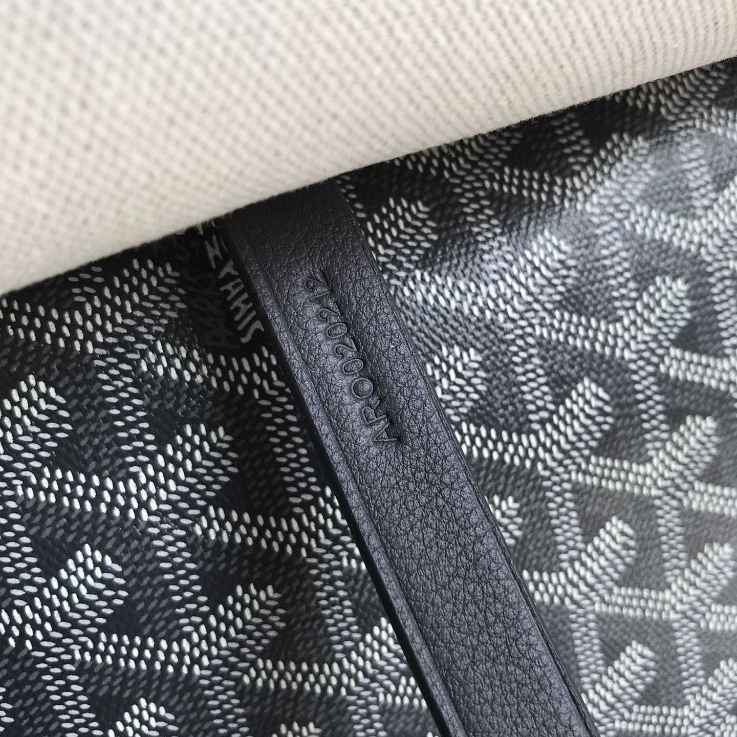 Goyard Capetien Messenger Bag (35×26×7.5cm) - FashionPlug