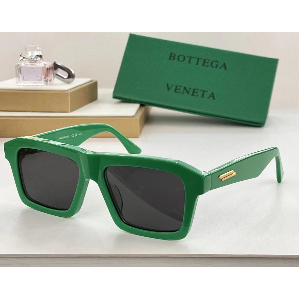 Bottega Green Square Sunglasses - FashionPlug