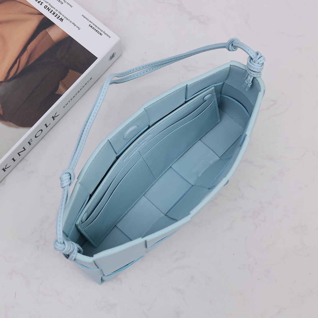 Bottega Veneta Cassette Pouch On Strap - FashionPlug