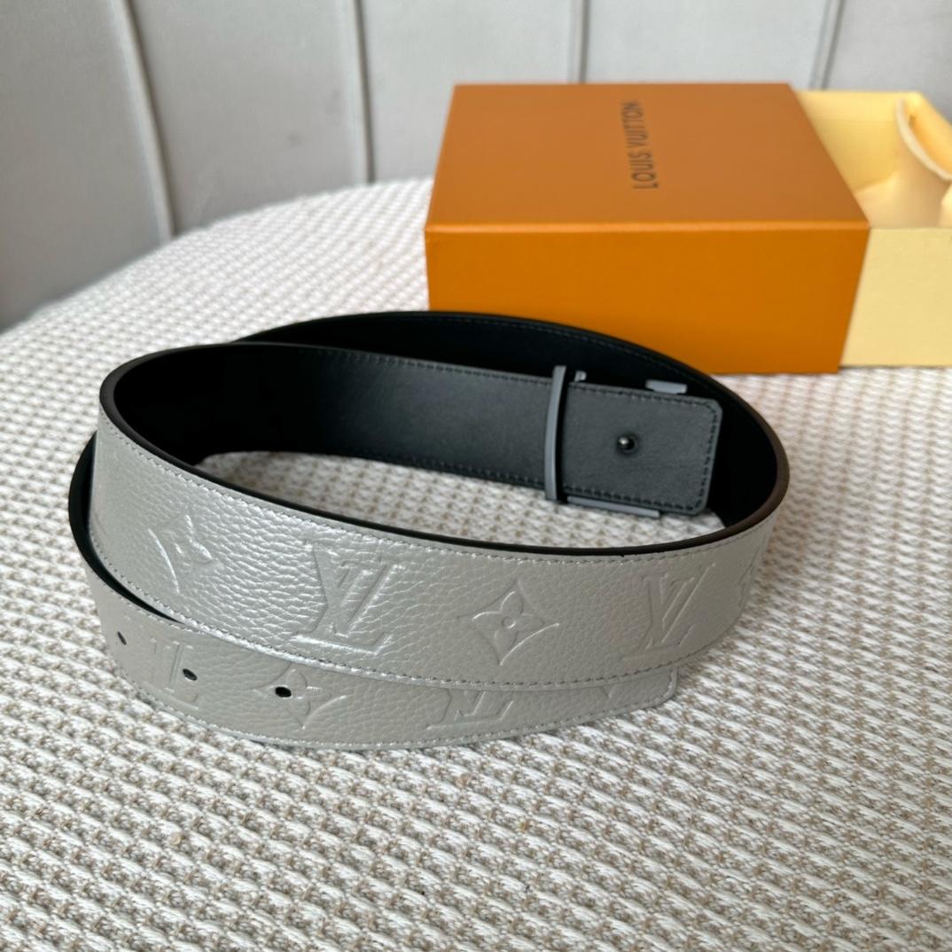 Louis Vuitton LV Initials 40mm Reversible Belt   M8261V - FashionPlug