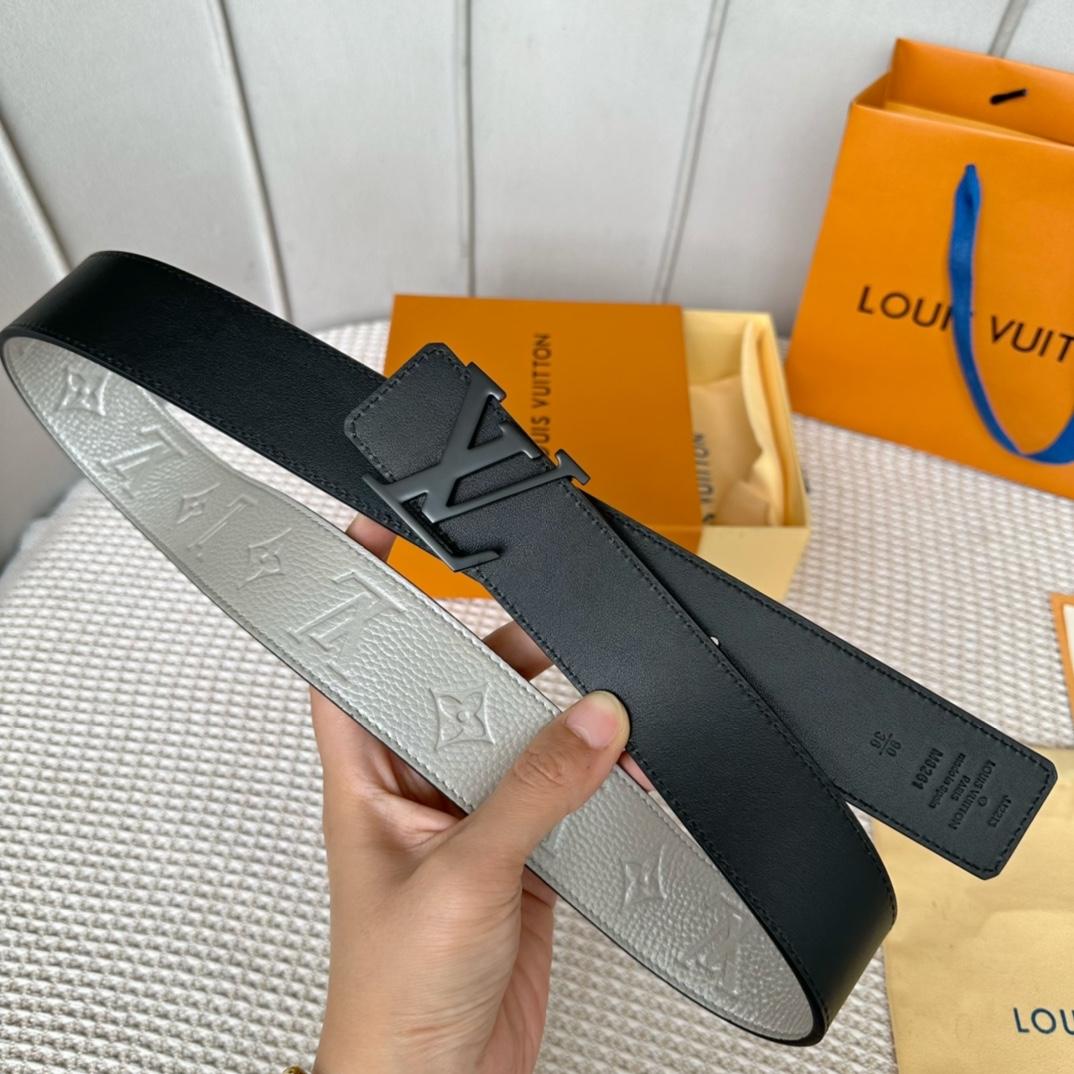 Louis Vuitton LV Initials 40mm Reversible Belt   M8261V - FashionPlug