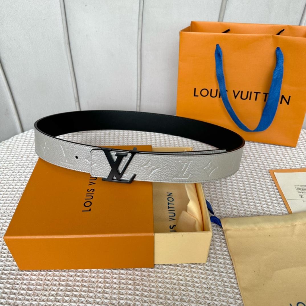 Louis Vuitton LV Initials 40mm Reversible Belt   M8261V - FashionPlug