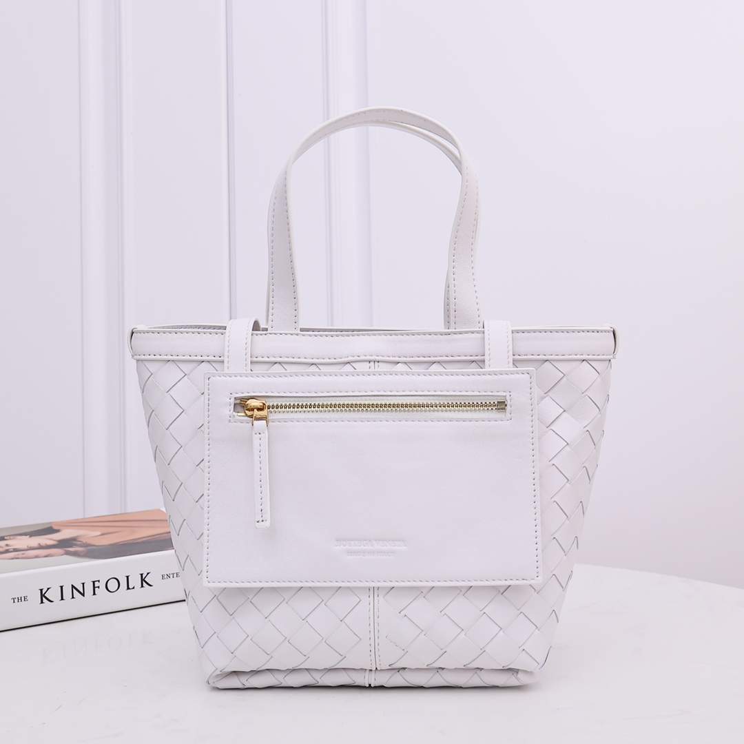 Bottega Veneta Small Flip Flap - FashionPlug