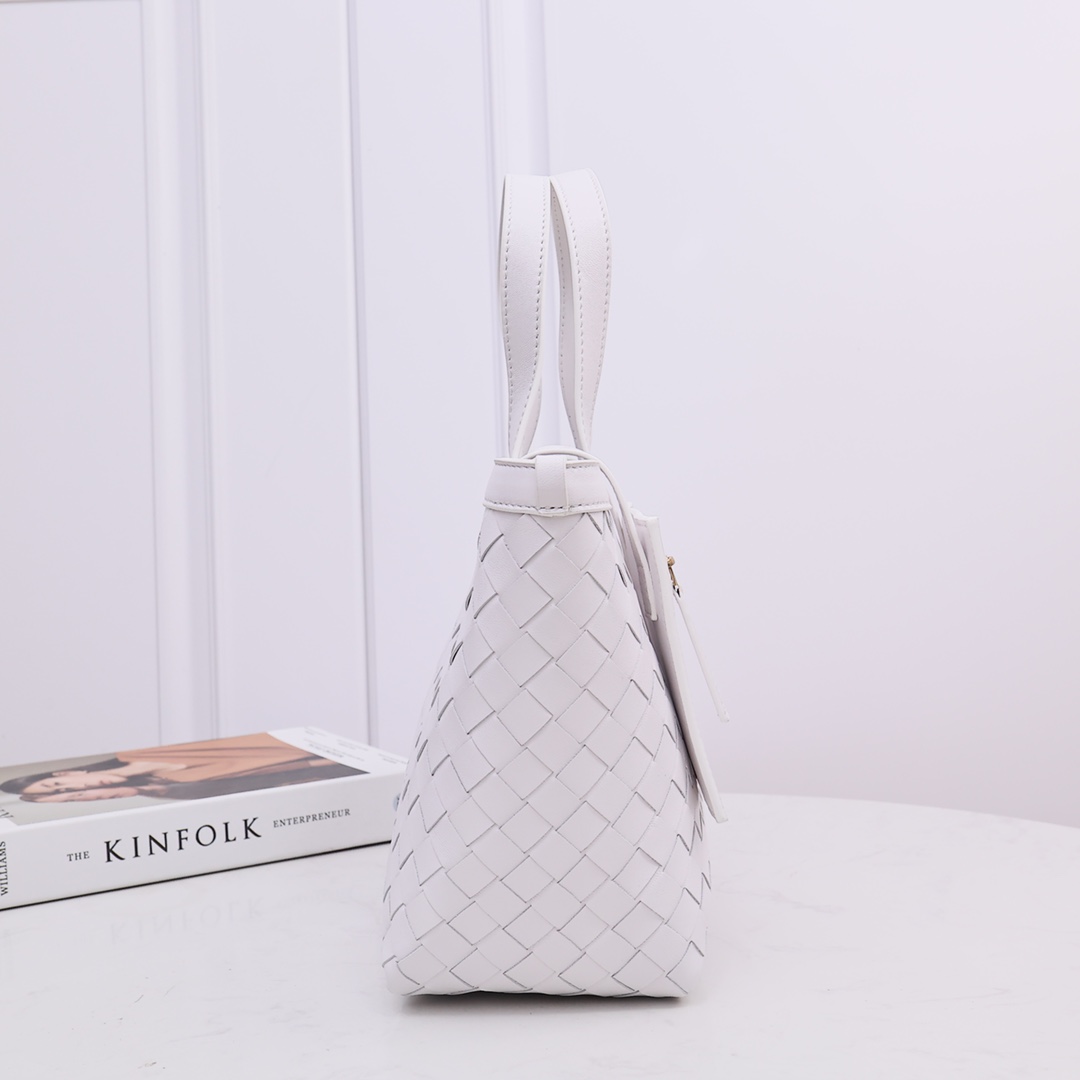 Bottega Veneta Small Flip Flap - FashionPlug