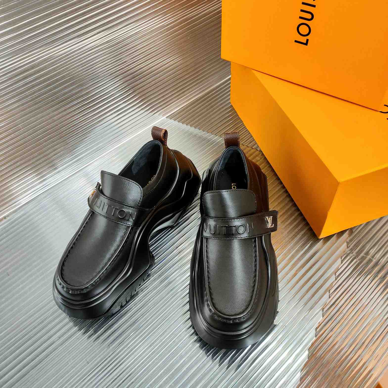 Louis Vuitton LV Archlight 2.0 Platform Loafer  1ABIJQ - FashionPlug
