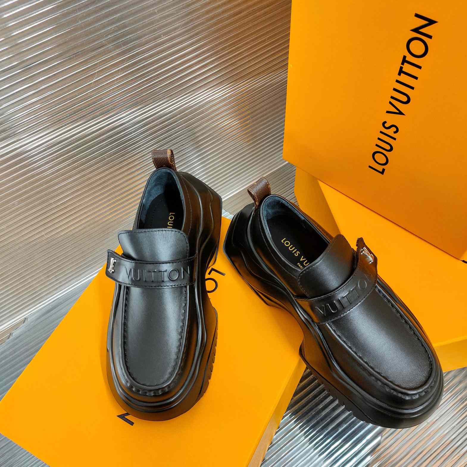 Louis Vuitton LV Archlight 2.0 Platform Loafer  1ABIJQ - FashionPlug