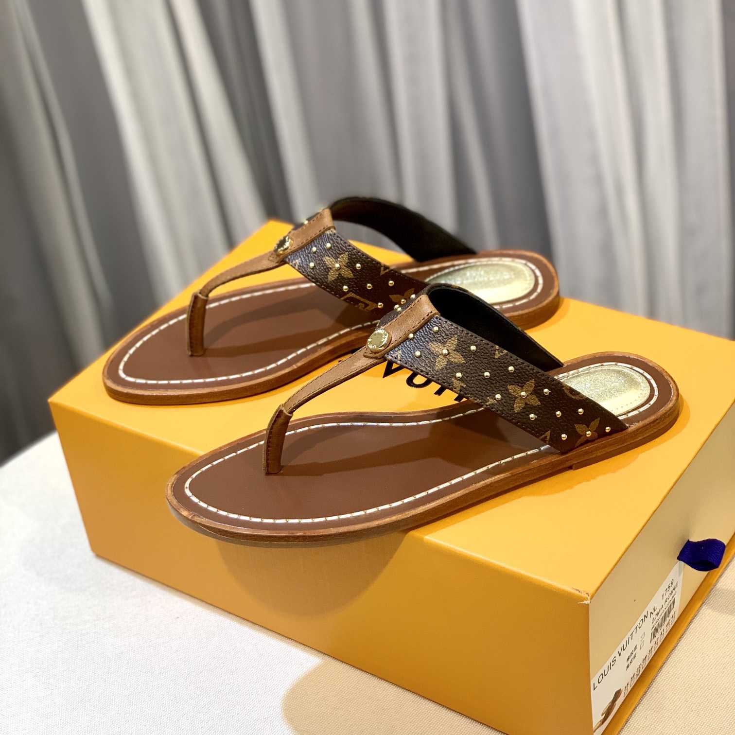 Louis Vuitton Sunny Flat Thong   1AB37T - FashionPlug