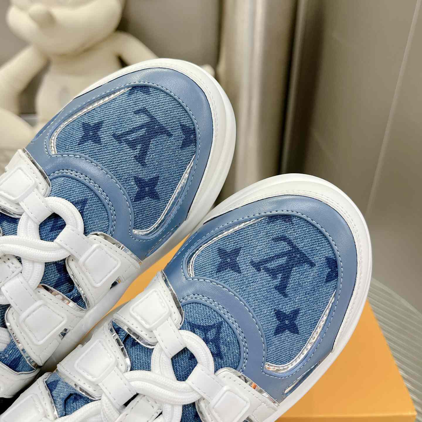 Louis Vuitton LV Archlight Sneaker    - FashionPlug