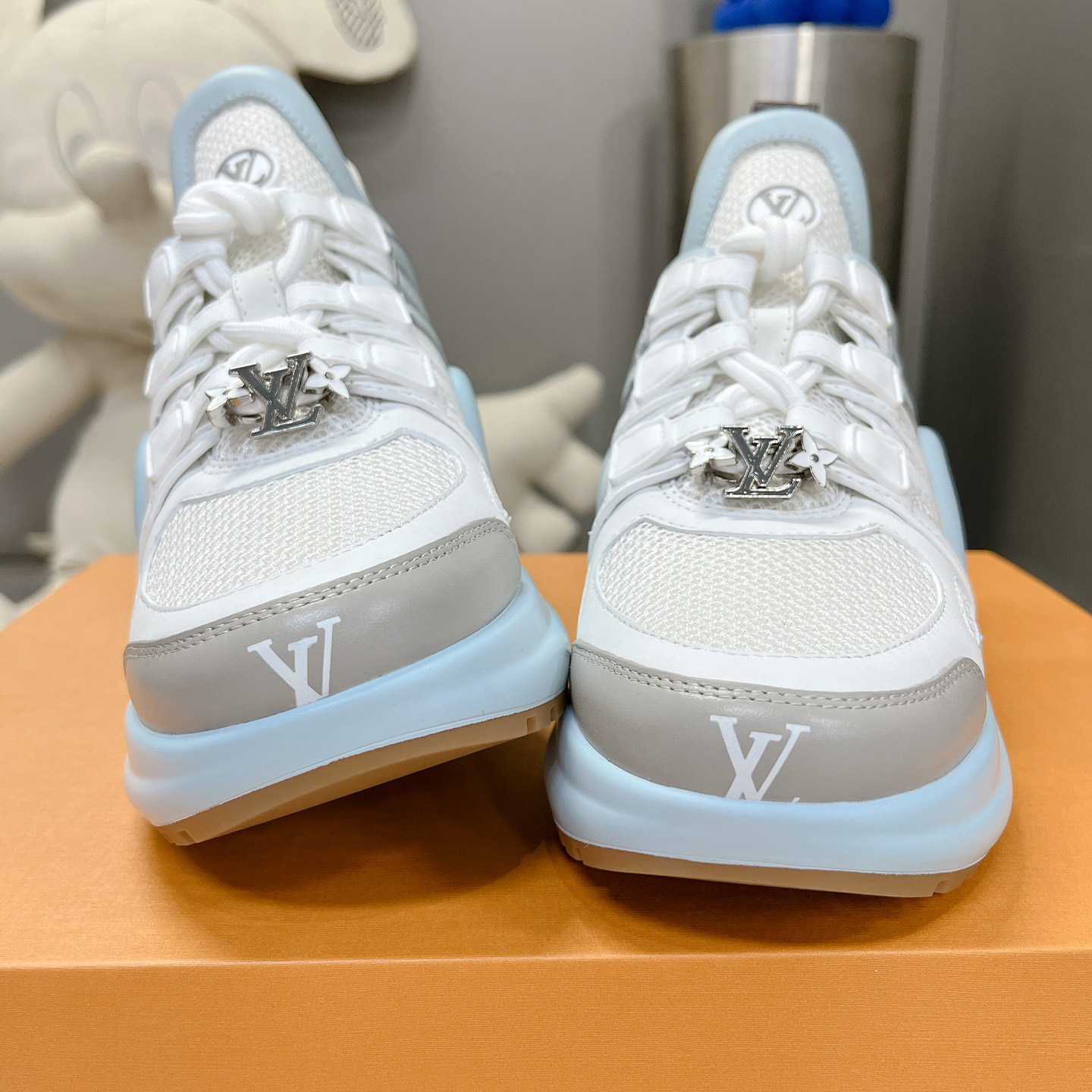 Louis Vuitton LV Archlight Sneaker     1AB154 - FashionPlug