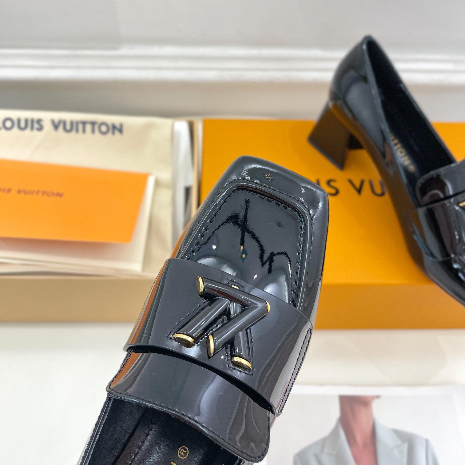 Louis Vuitton Shake Loafer   1ABTL2 - FashionPlug