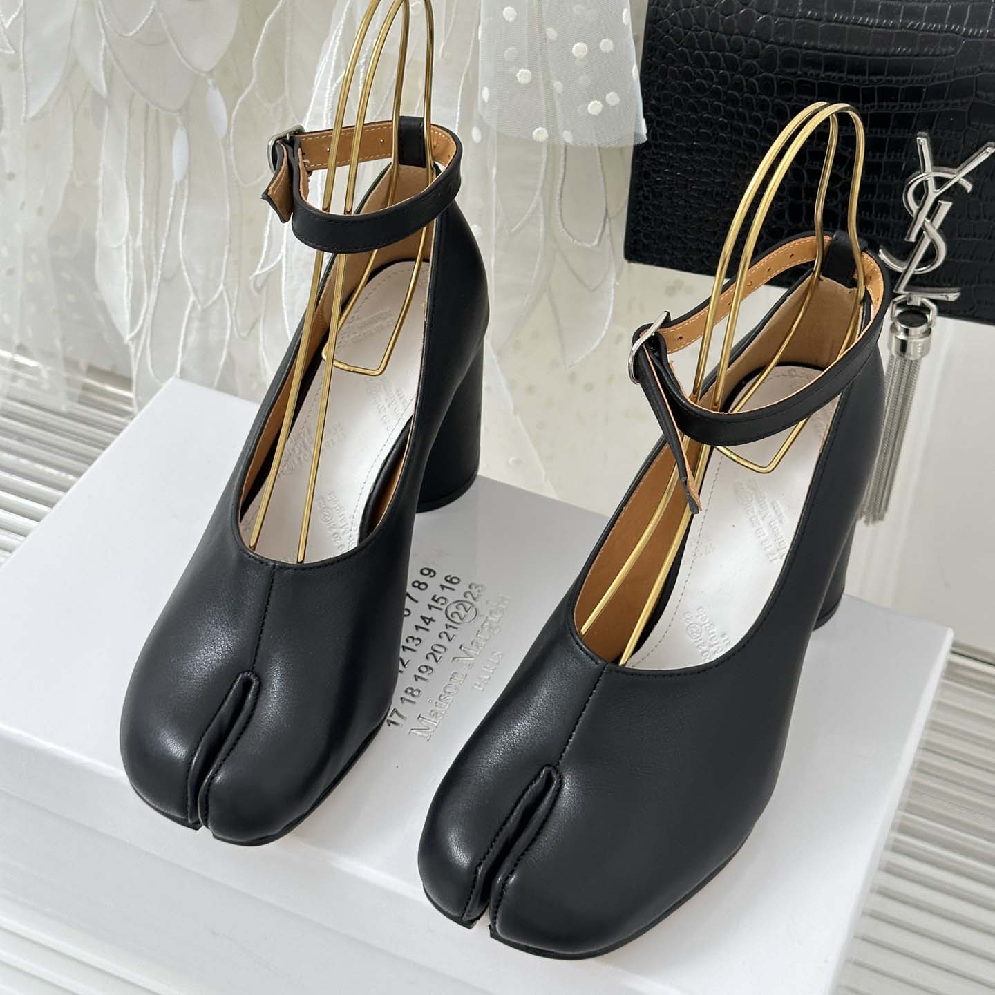 Maison Margiela Tabi Ankle-strap Pumps - FashionPlug