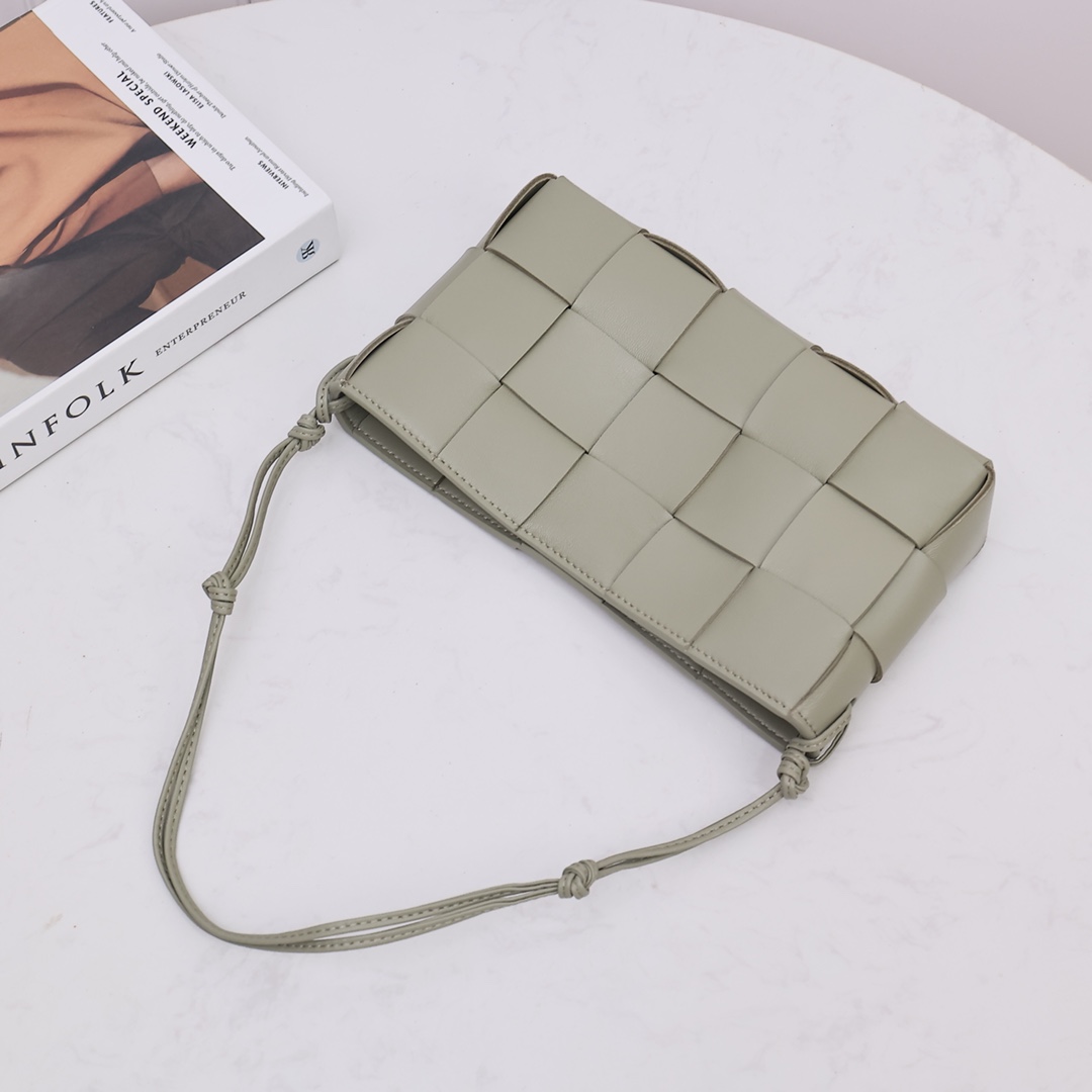 Bottega Veneta Cassette Pouch On Strap - FashionPlug