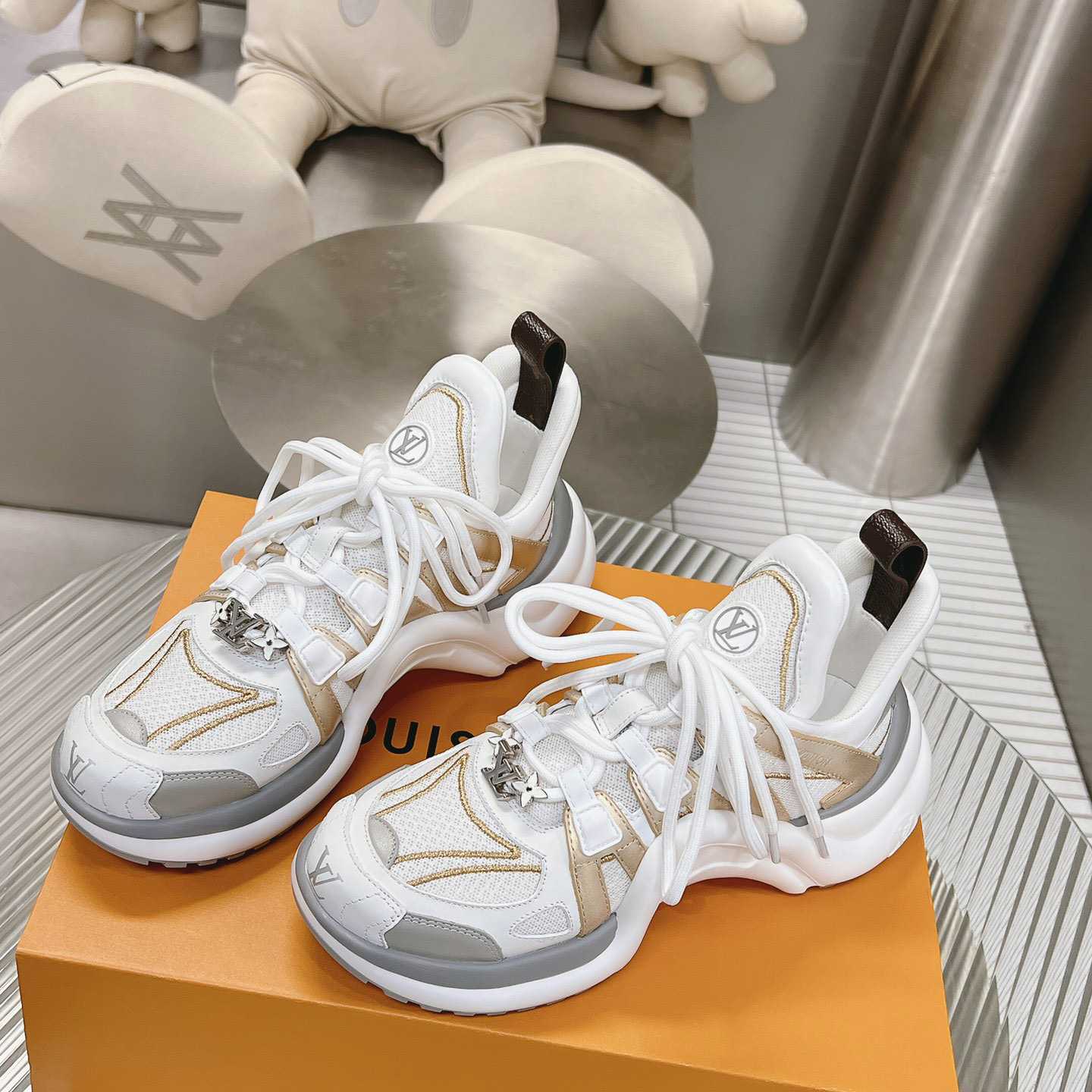 Louis Vuitton LV Archlight Sneaker      1AAVXW - FashionPlug