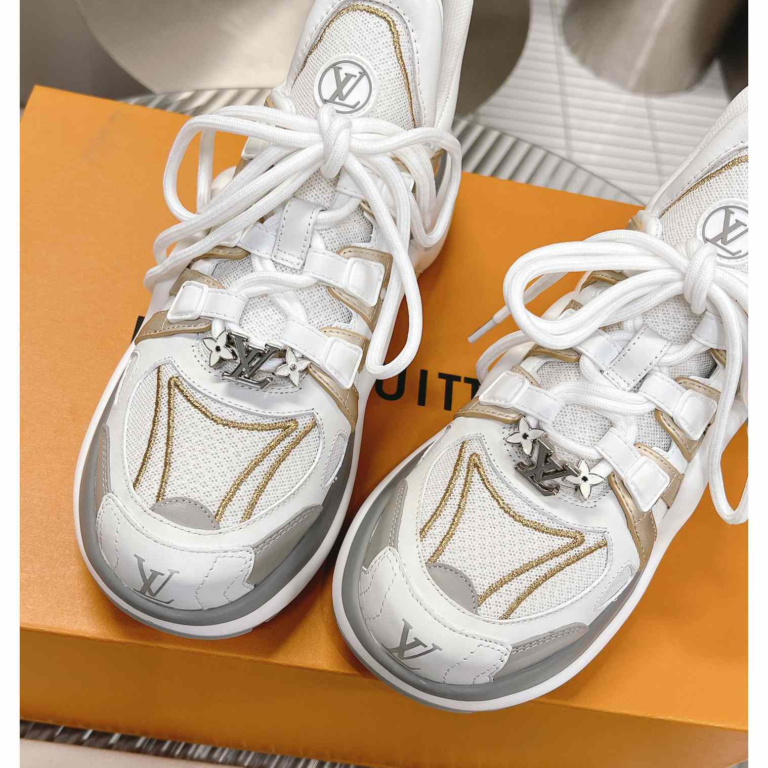 Louis Vuitton LV Archlight Sneaker      1AAVXW - FashionPlug