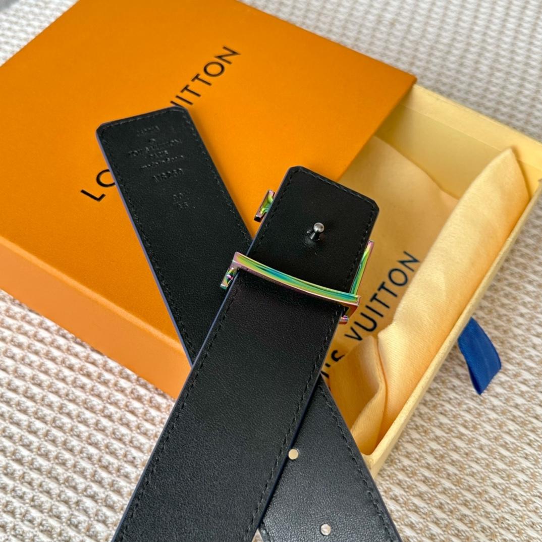 Louis Vuitton LV Initials 40mm Reversible Belt   M8260U - FashionPlug