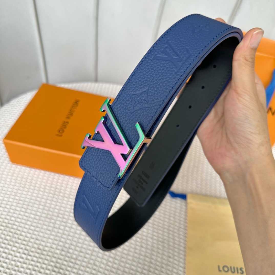 Louis Vuitton LV Initials 40mm Reversible Belt   M8260U - FashionPlug