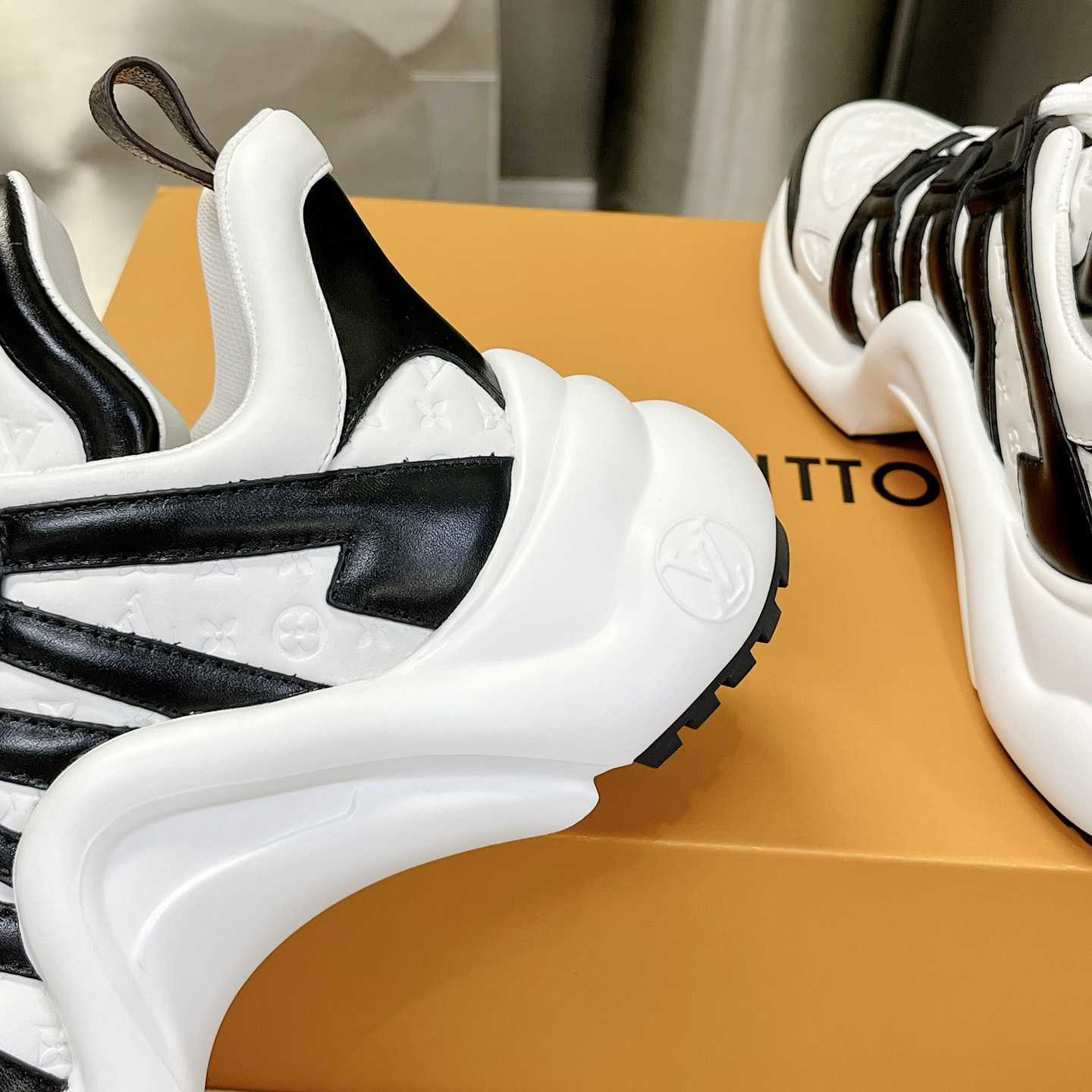 Louis Vuitton LV Archlight Sneaker    - FashionPlug