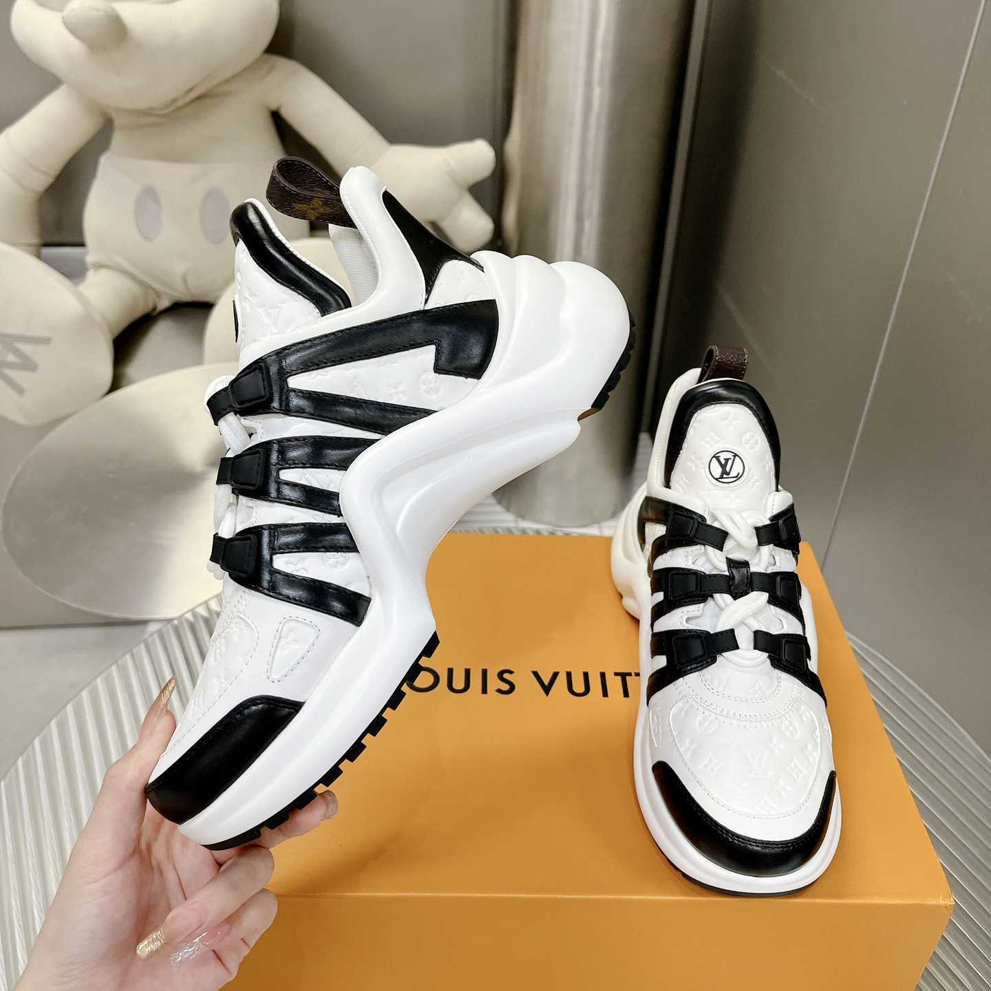 Louis Vuitton LV Archlight Sneaker    - FashionPlug