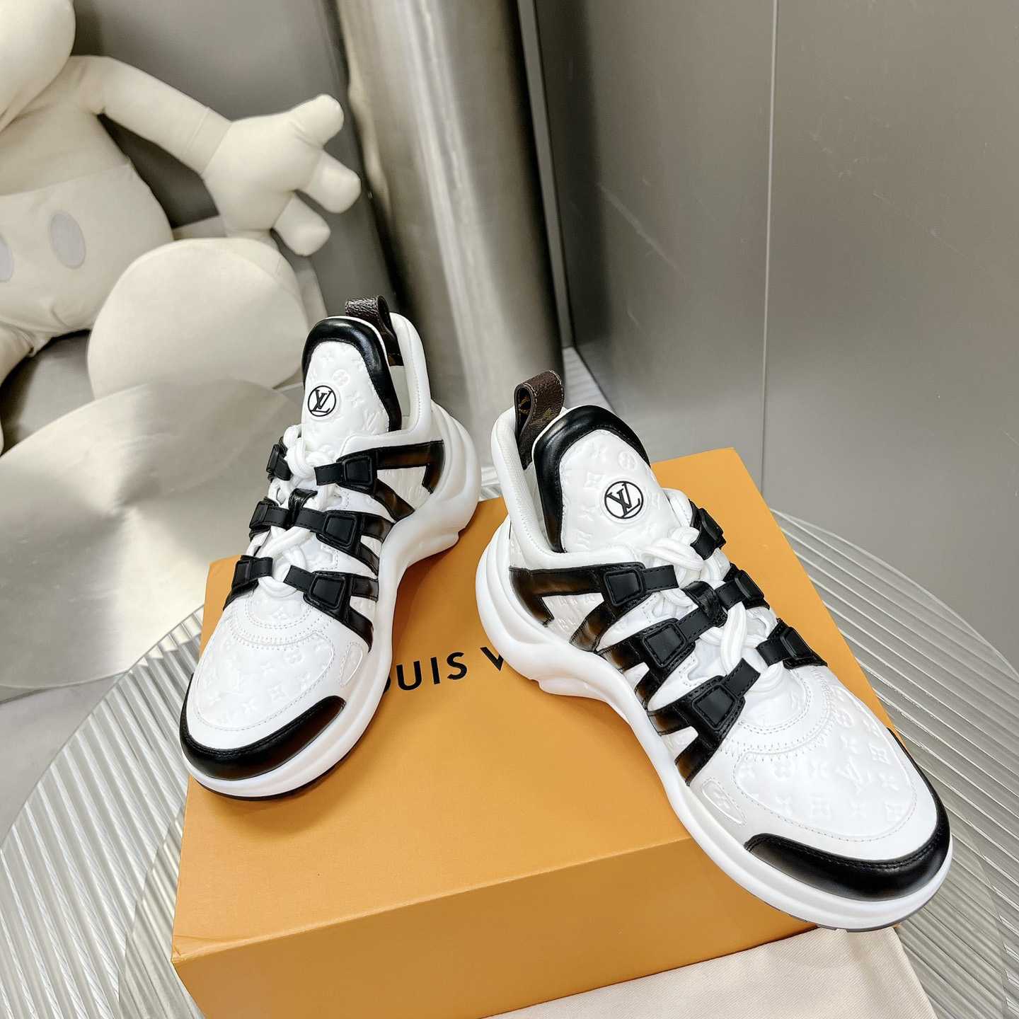 Louis Vuitton LV Archlight Sneaker    - FashionPlug